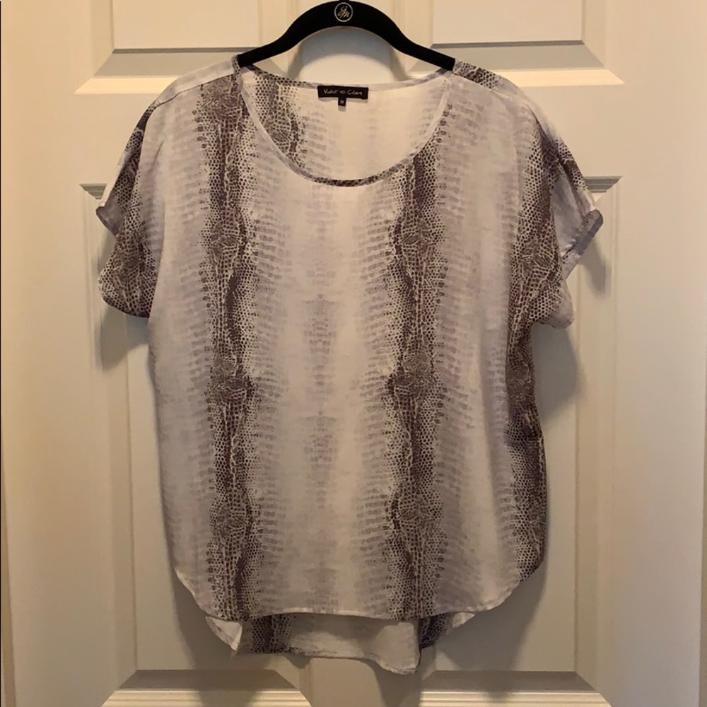 NWOT Violet & Claire Ladies Snake Print Top